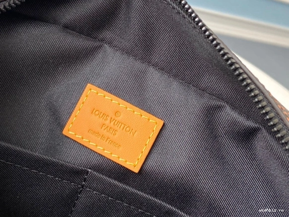 WIS VUITTON MESSAGER BAG LOUIS 0127